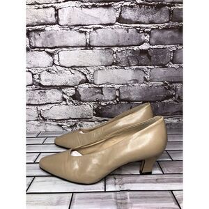 VTG Enzo Angiolini Nude Beige Leather Slip On Dress Heels Women Sz 7M US/37.5EU